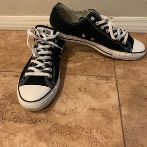 Mens Chuck Taylor Low Top 😎
